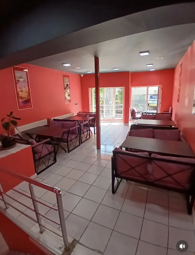 Cumhuriyet Caddesinde Çarşı Merkezde İş Yeri