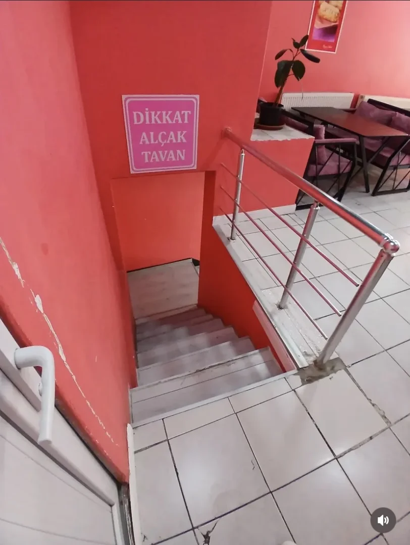 Cumhuriyet Caddesinde Çarşı Merkezde İş Yeri