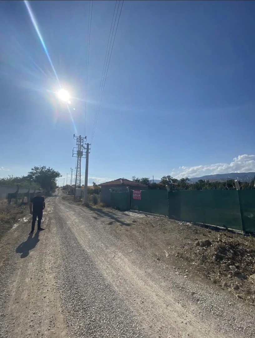 Nusretiye Mahallesi Çalıgöz Sokakta Yol Kenarı BAĞ