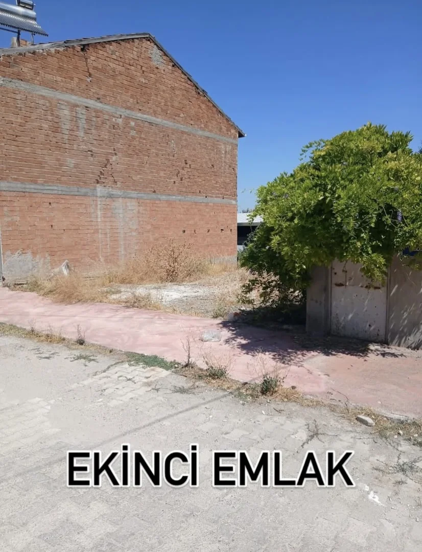 KÜMBETHATUN MAHALLESİNDE TİCARİ RUSSATLI ARSA