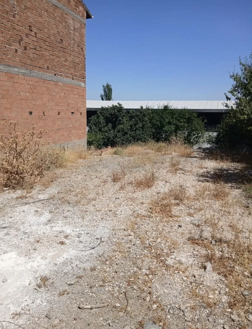 KÜMBETHATUN MAHALLESİNDE TİCARİ RUSSATLI ARSA