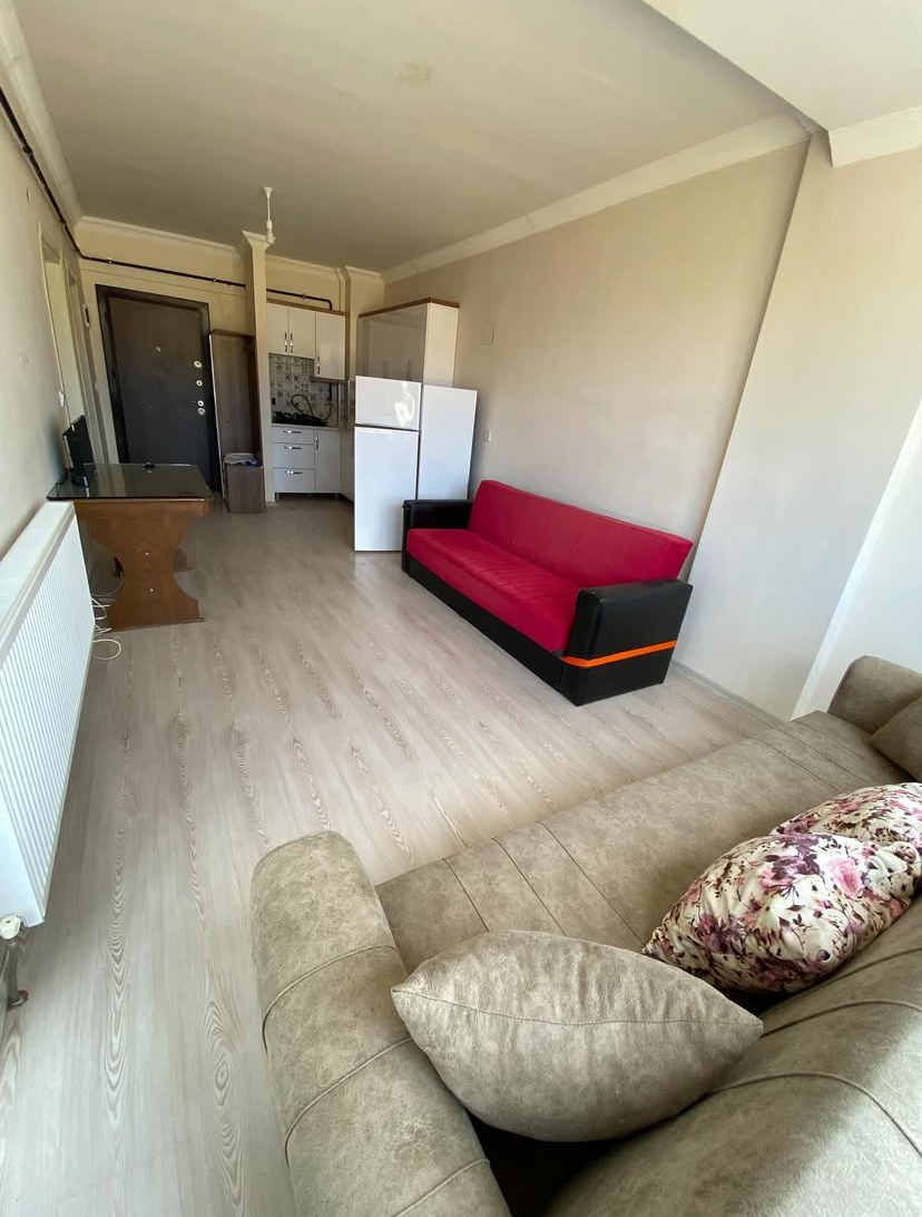 SOFULAR MAHALLESİ HAMDİ SOKAKTA   1+1 EŞYALI DAİRE
