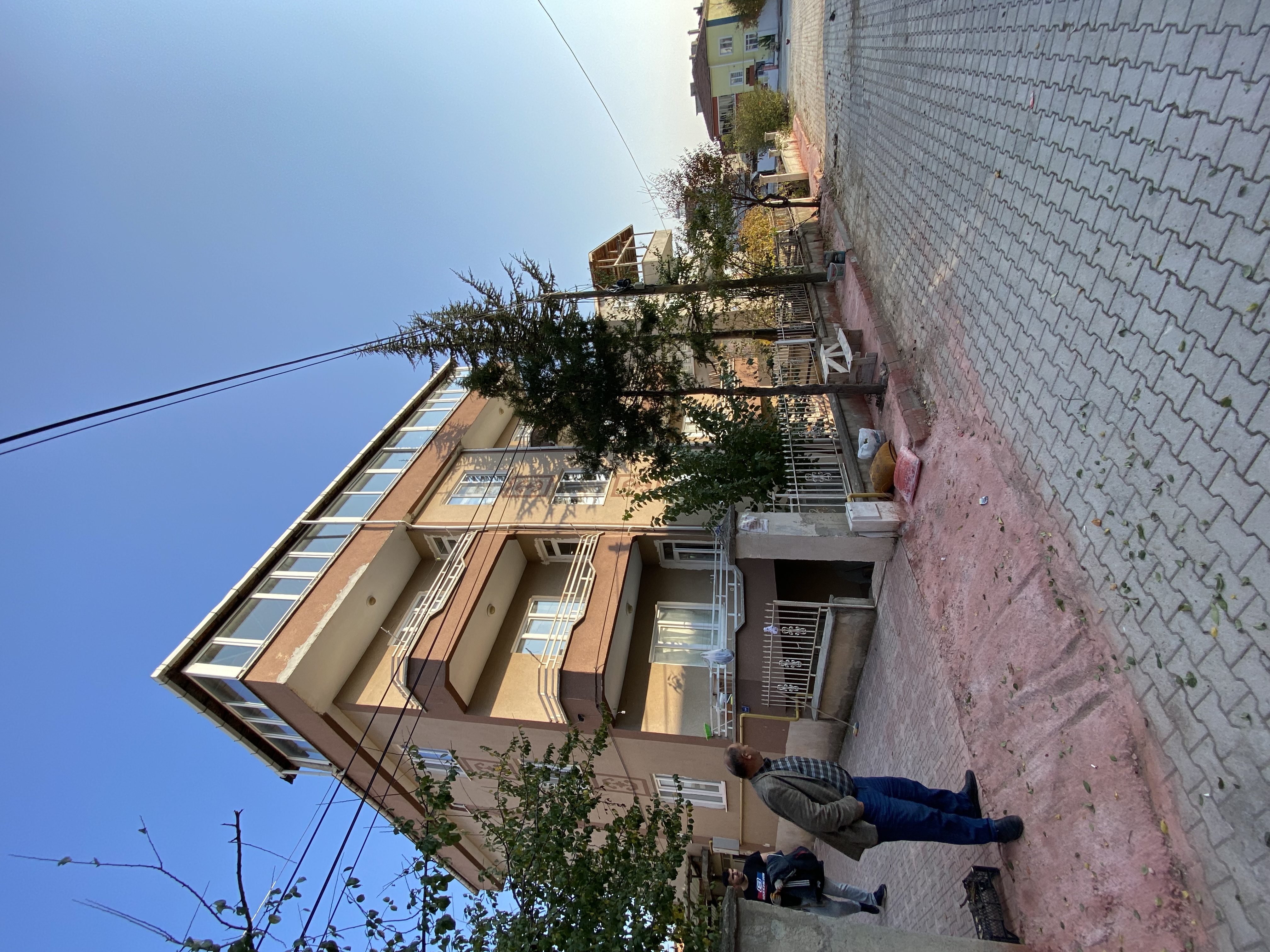 BAĞLAR BAŞI MAHALLESİ / AİLE APARTMANI