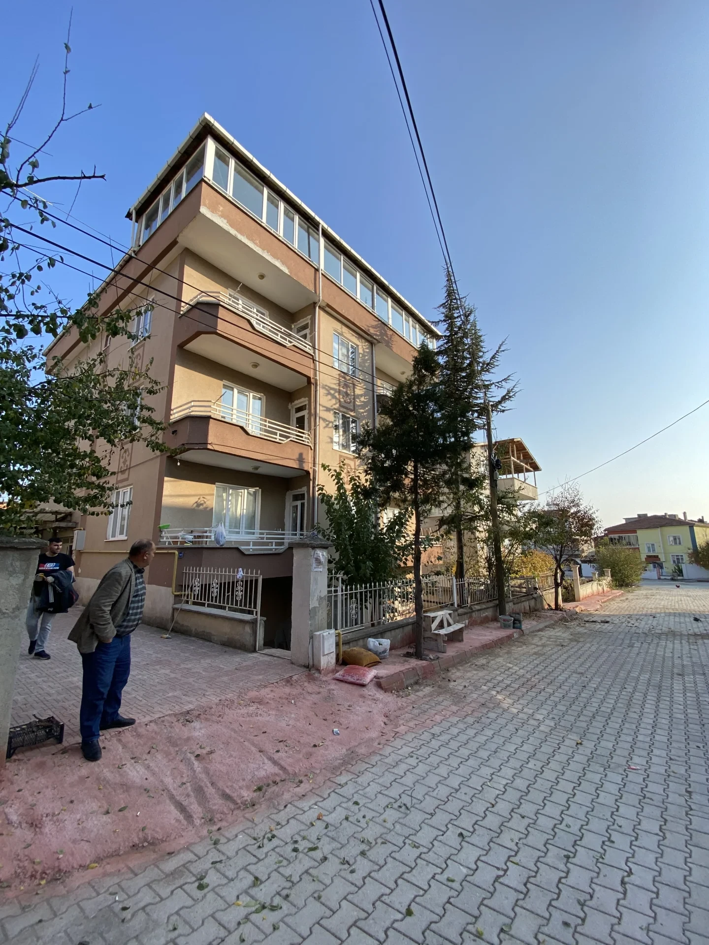 BAĞLAR BAŞI MAHALLESİ / AİLE APARTMANI