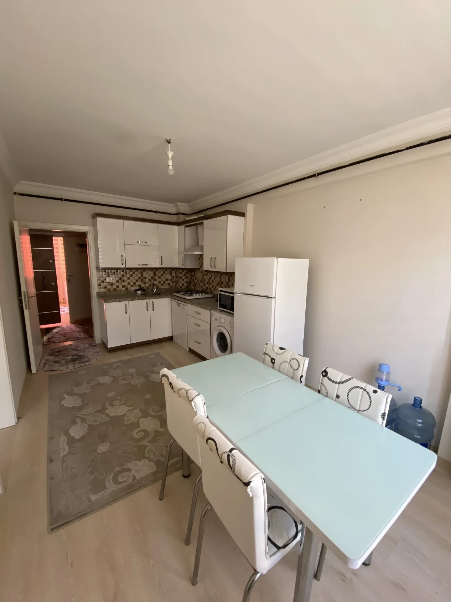 2+0   CUMHURİYET CADDESİ CAMİCEDİR SOKAK / MERZİFONUN GÖZ BENEĞÜNDE