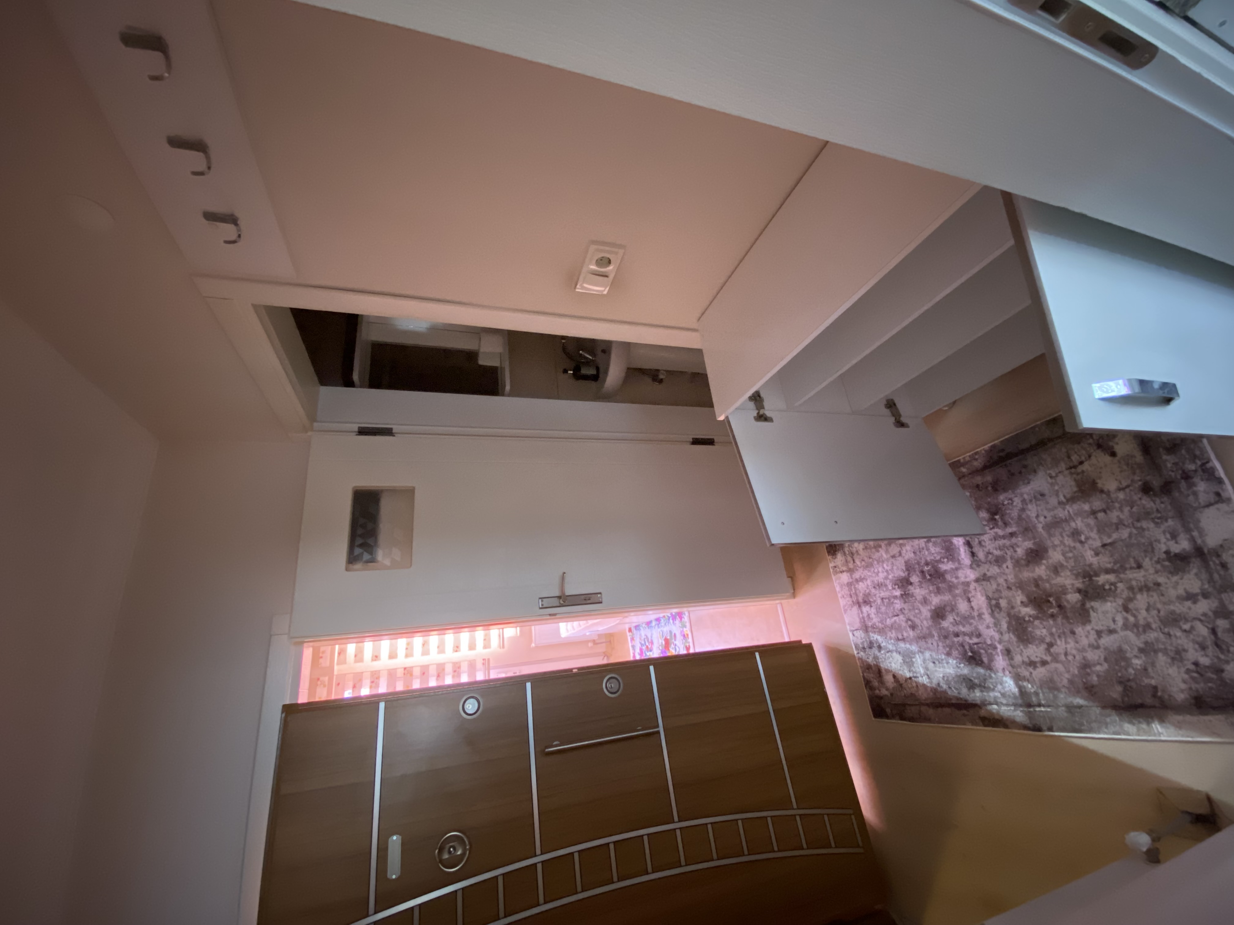 2+0   CUMHURİYET CADDESİ CAMİCEDİR SOKAK / MERZİFONUN GÖZ BENEĞÜNDE