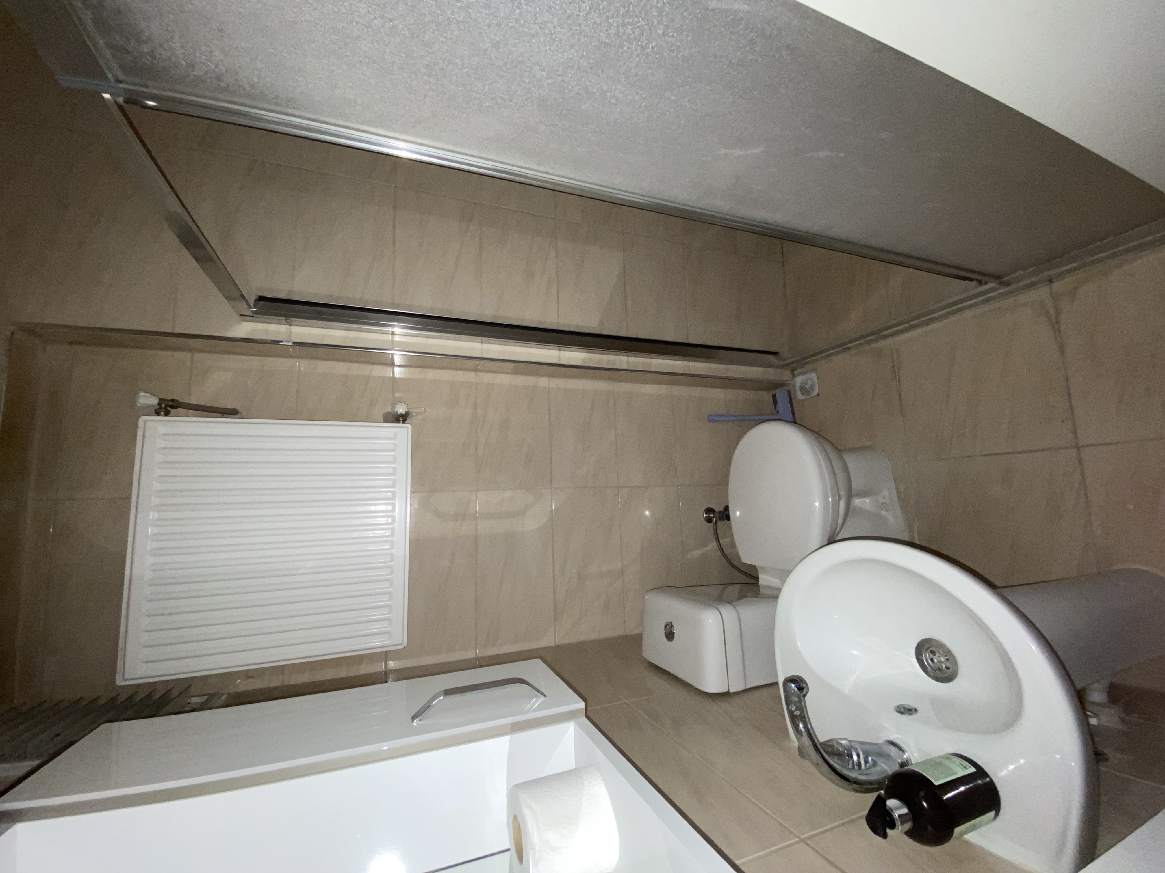 2+0   CUMHURİYET CADDESİ CAMİCEDİR SOKAK / MERZİFONUN GÖZ BENEĞÜNDE