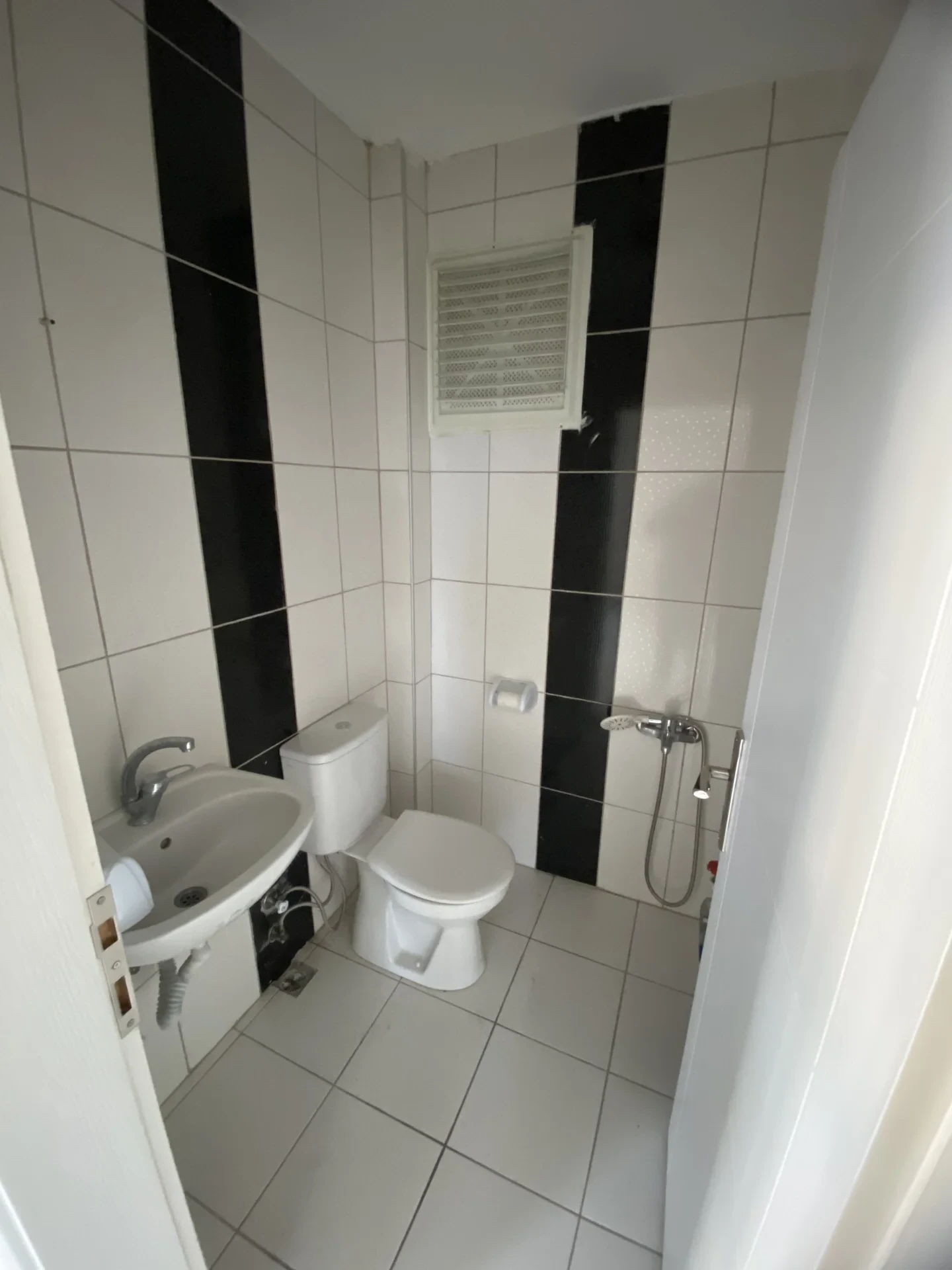 HACIHASAN MAHALLESİ HÜSEYİN EROL İŞ MERKEZİ (OFİS