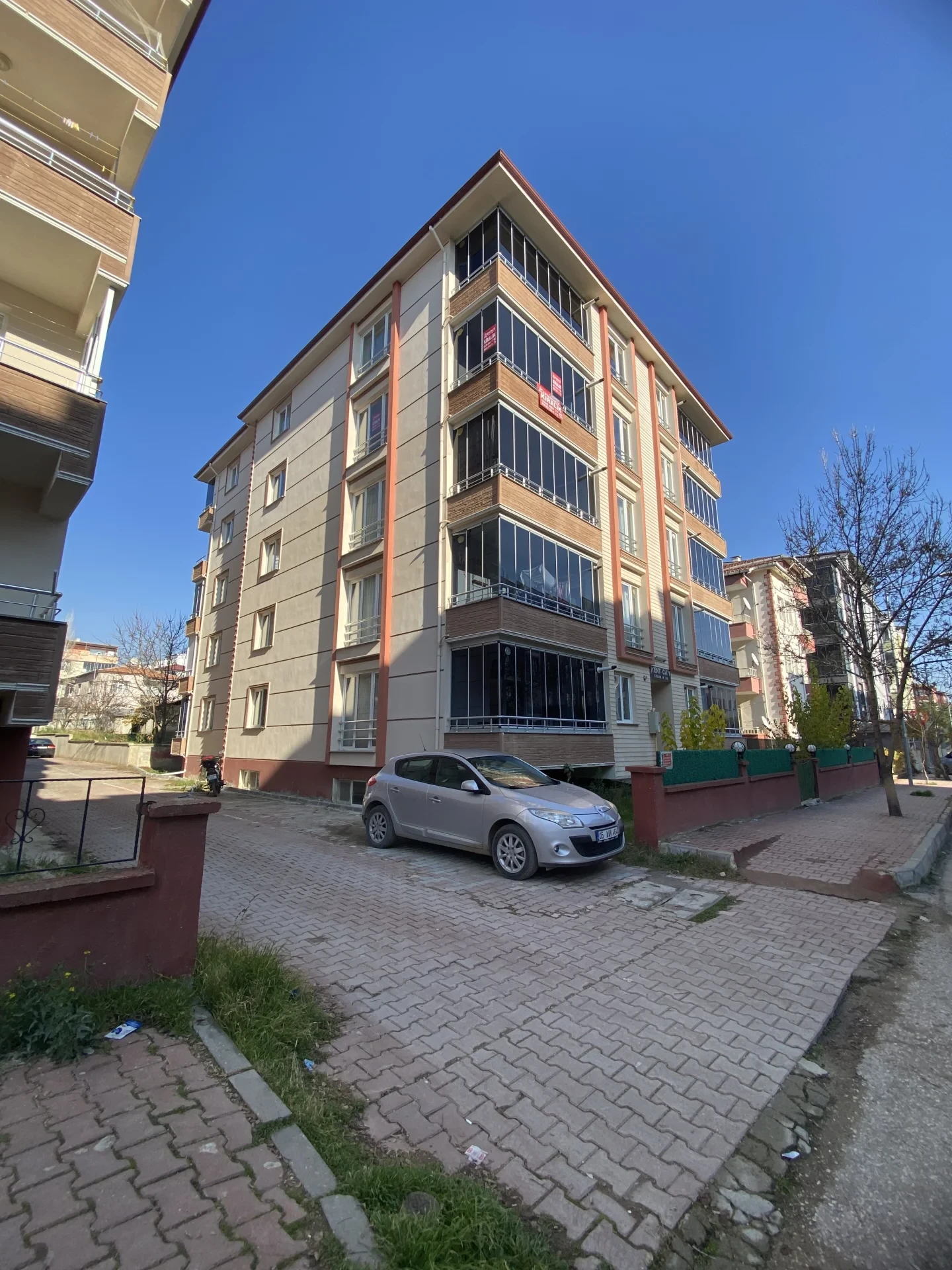 ÇARŞI MERKEZE YÜRÜME MESAFESİNDE