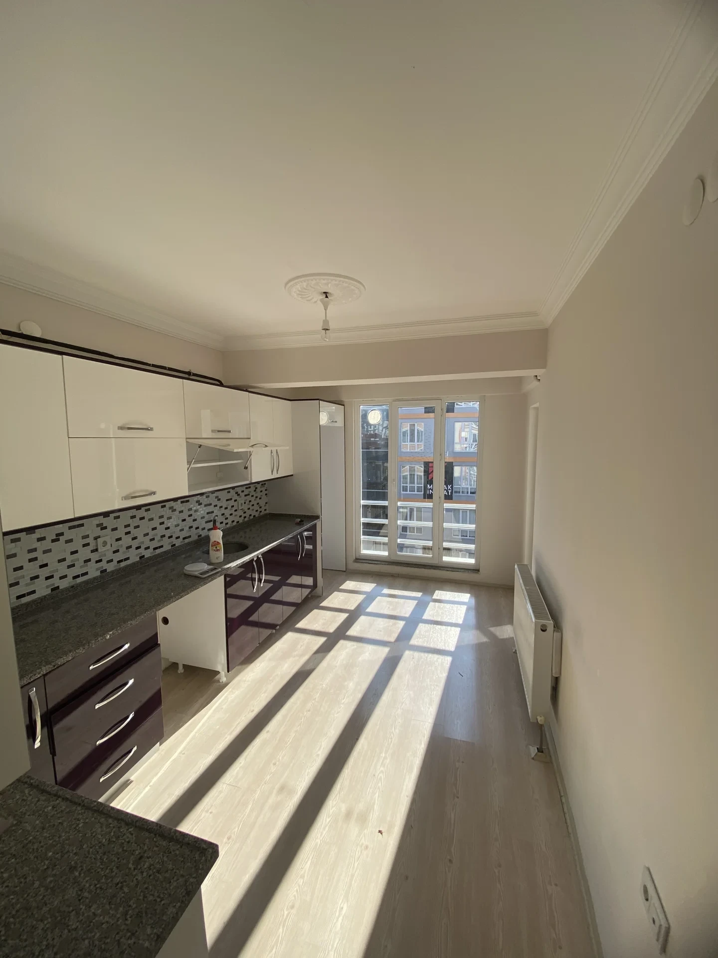 ÇARŞI MERKEZE YÜRÜME MESAFESİNDE