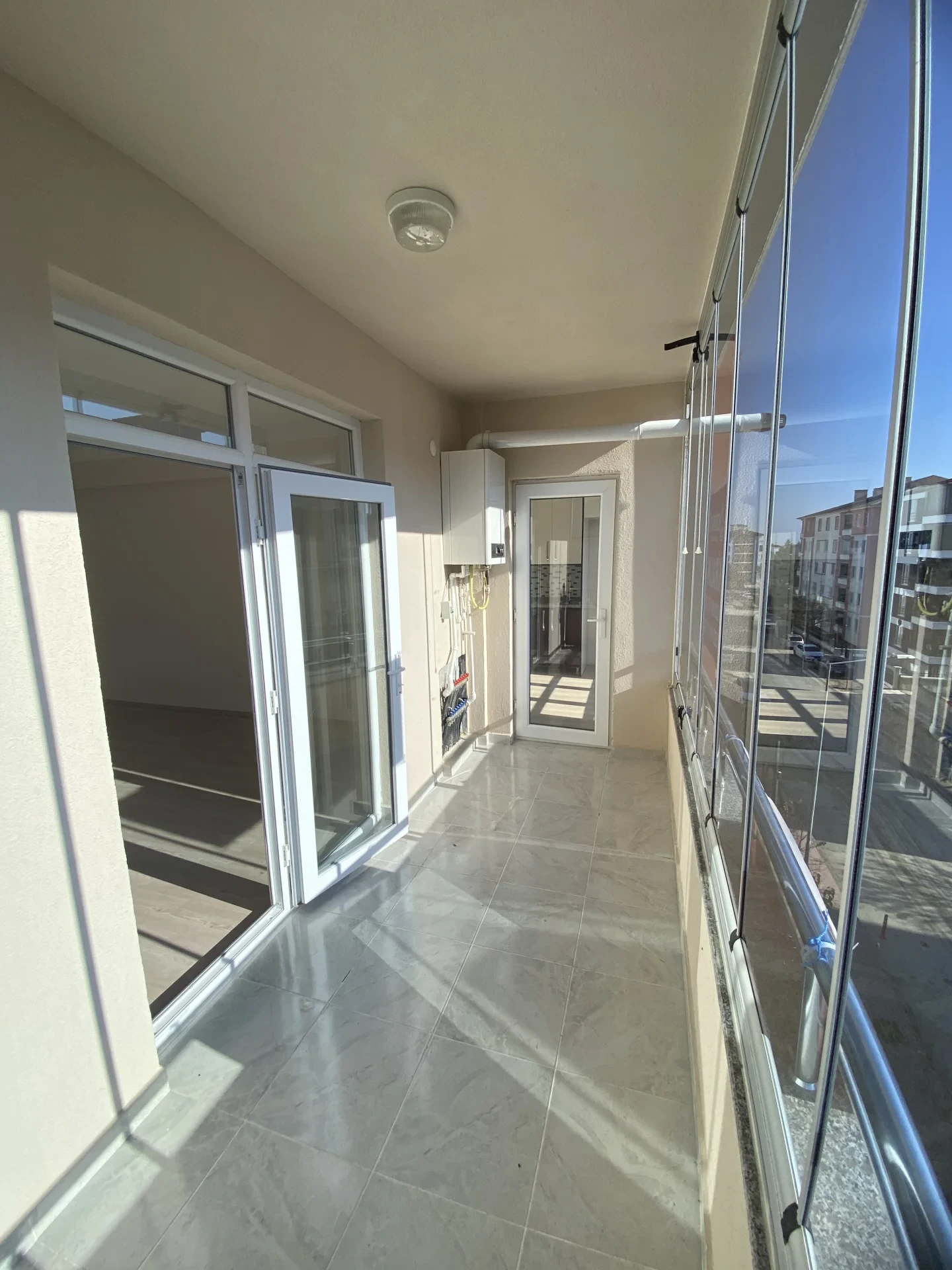 ÇARŞI MERKEZE YÜRÜME MESAFESİNDE