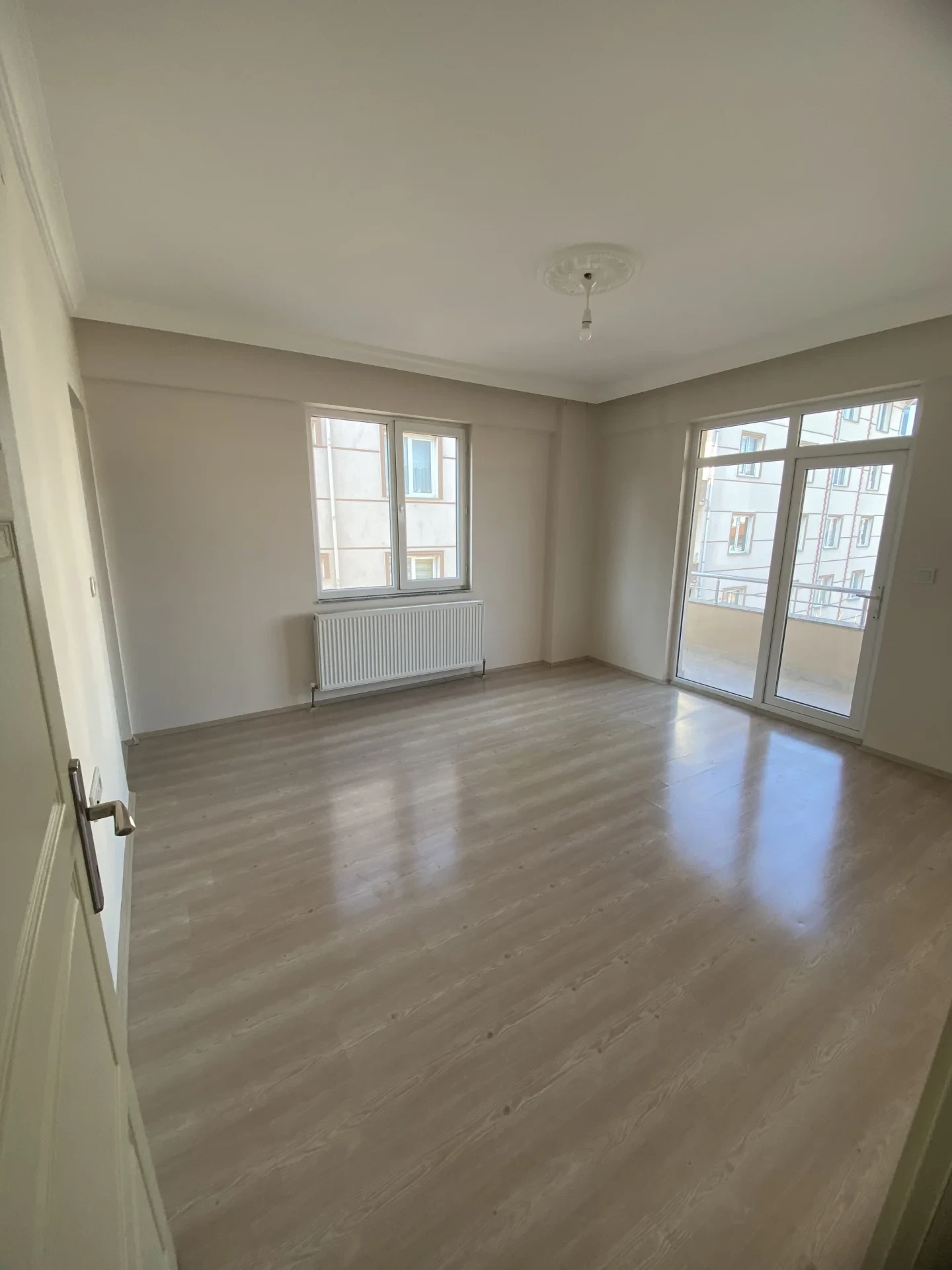 ÇARŞI MERKEZE YÜRÜME MESAFESİNDE