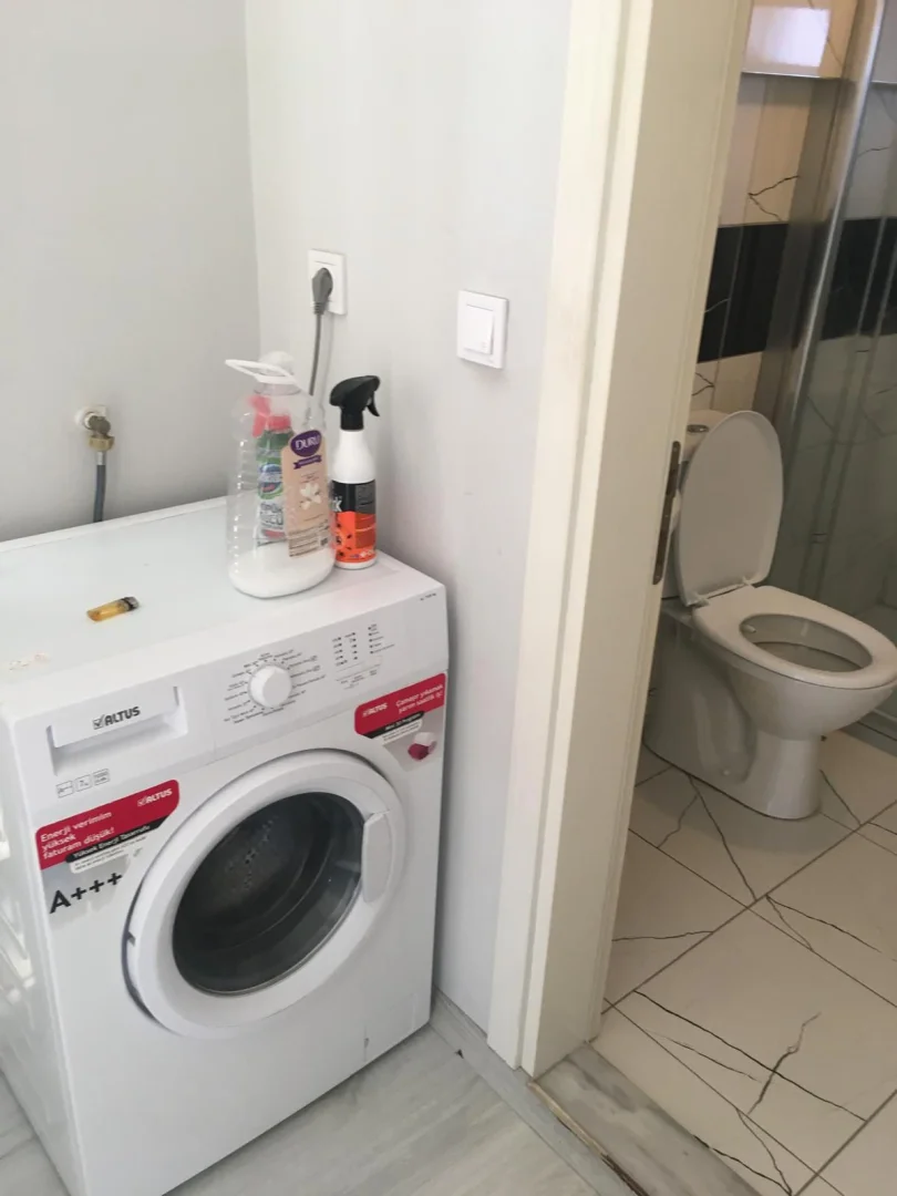 ÇARŞI MERKEZDE BELEDİYE KARŞISI 1+1 ( EŞYALI )